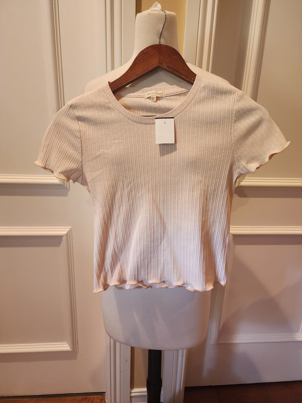 Heart Hips Ribbed Scallop-Edge Short Sleeve Top - Pink